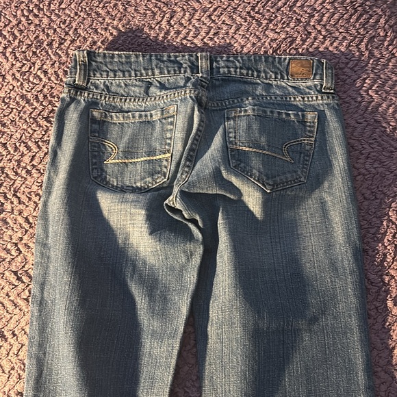 American Eagle Favorite Boyfriend Dreams. Size 4 regular. - Picture 2 of 4